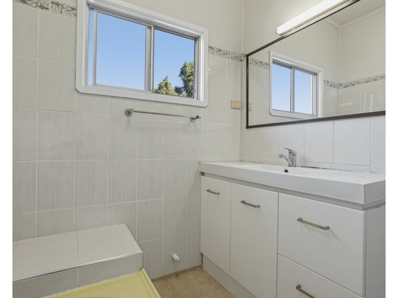 13 Briggs Street, Tully QLD 4854