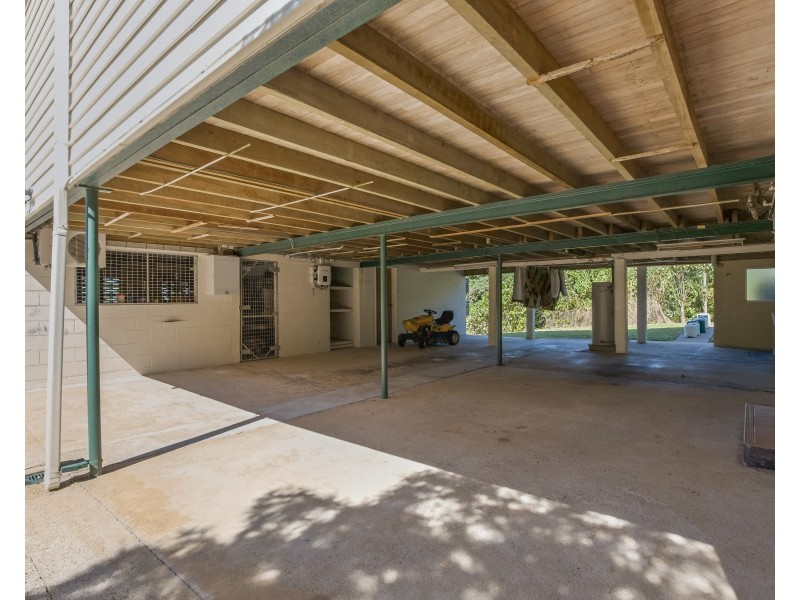 13 Briggs Street, Tully QLD 4854
