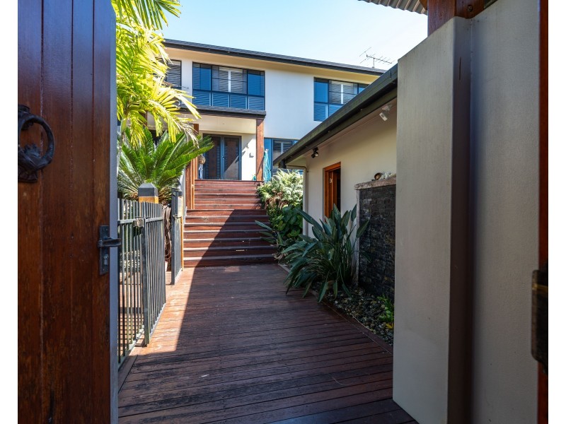 9 Dunkalli Crescent, Wongaling Beach QLD 4852