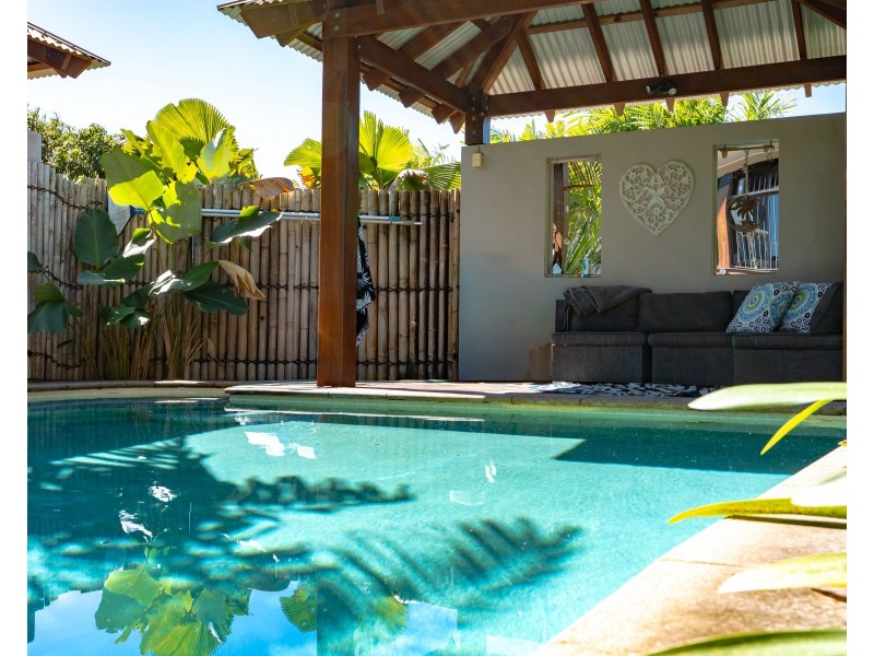 9 Dunkalli Crescent, Wongaling Beach QLD 4852