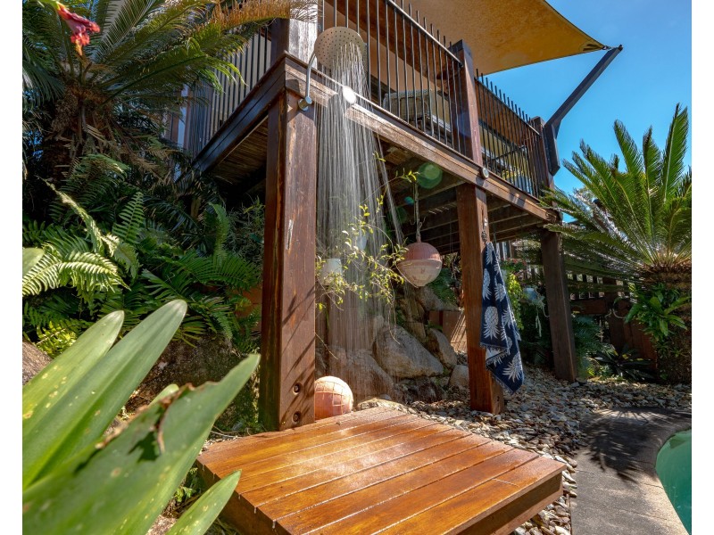 9 Dunkalli Crescent, Wongaling Beach QLD 4852