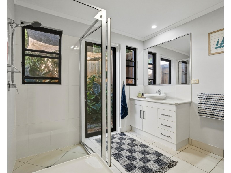 9 Dunkalli Crescent, Wongaling Beach QLD 4852