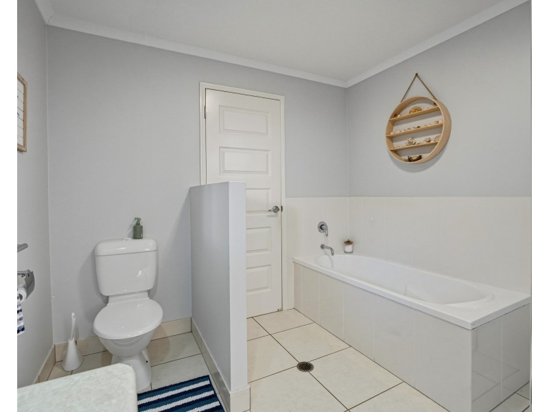 9 Dunkalli Crescent, Wongaling Beach QLD 4852