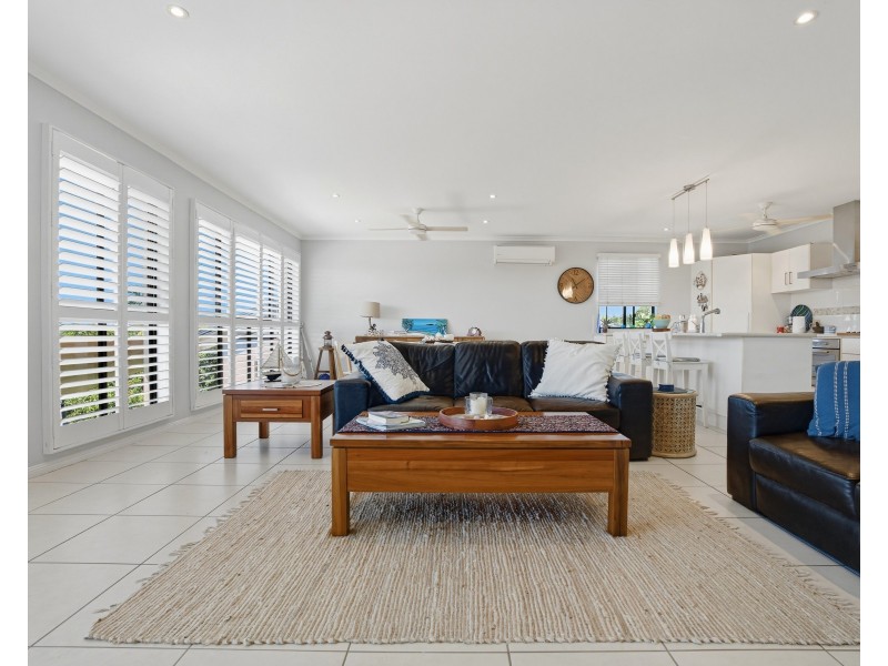 9 Dunkalli Crescent, Wongaling Beach QLD 4852