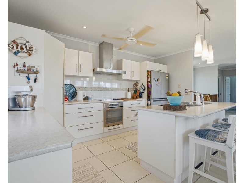 9 Dunkalli Crescent, Wongaling Beach QLD 4852