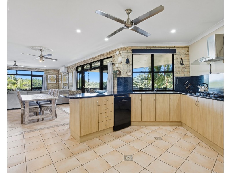 13 Dunkalli Crescent, Wongaling Beach QLD 4852