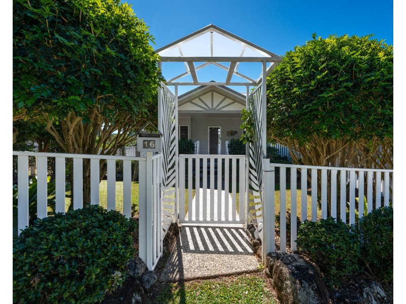 16 Campbell Terrace, South Mission Beach QLD 4852