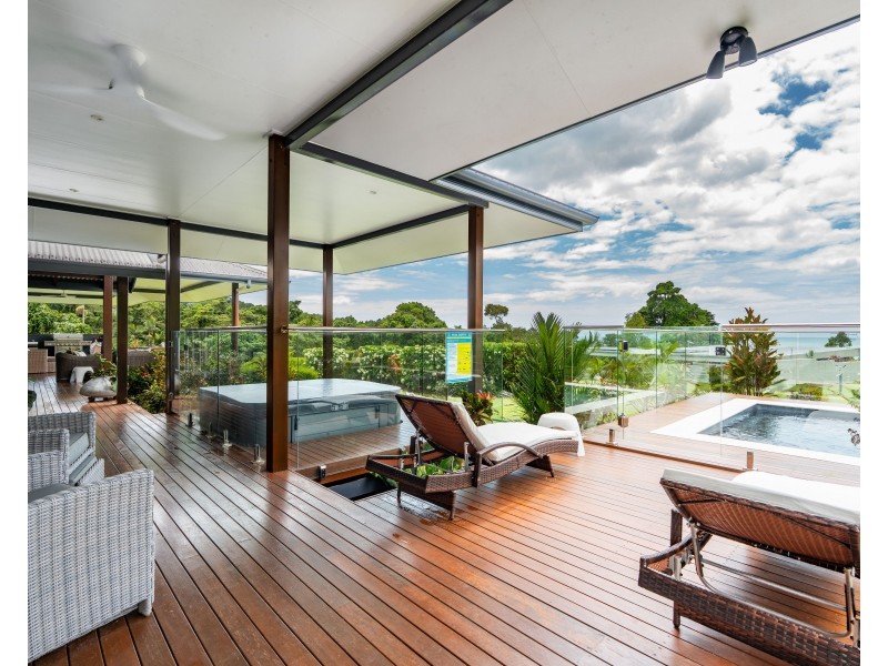 6 Unsworth Dr, Mission Beach QLD 4852