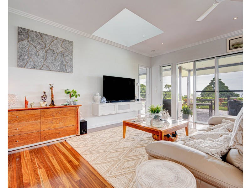 6 Unsworth Dr, Mission Beach QLD 4852