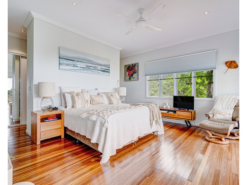 6 Unsworth Dr, Mission Beach QLD 4852