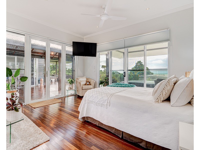 6 Unsworth Dr, Mission Beach QLD 4852