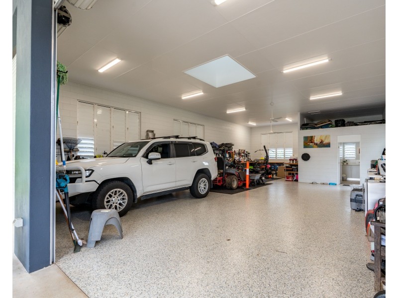 6 Unsworth Dr, Mission Beach QLD 4852