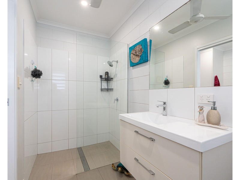 6 Unsworth Dr, Mission Beach QLD 4852