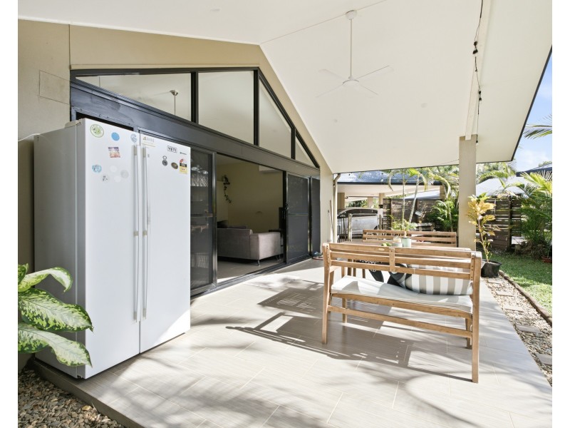 Unit 2/22-24 Jackey Jackey St, South Mission Beach QLD 4852