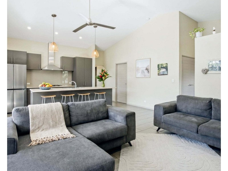 Unit 2/22-24 Jackey Jackey St, South Mission Beach QLD 4852