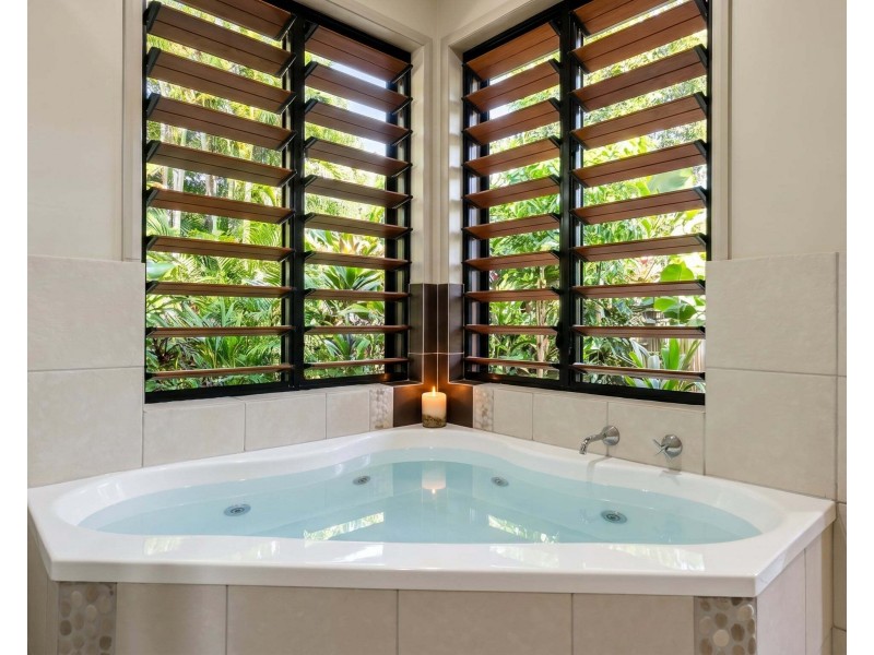 Unit 2/22-24 Jackey Jackey St, South Mission Beach QLD 4852