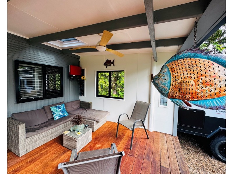 6 Hutchison Close, Mission Beach QLD 4852