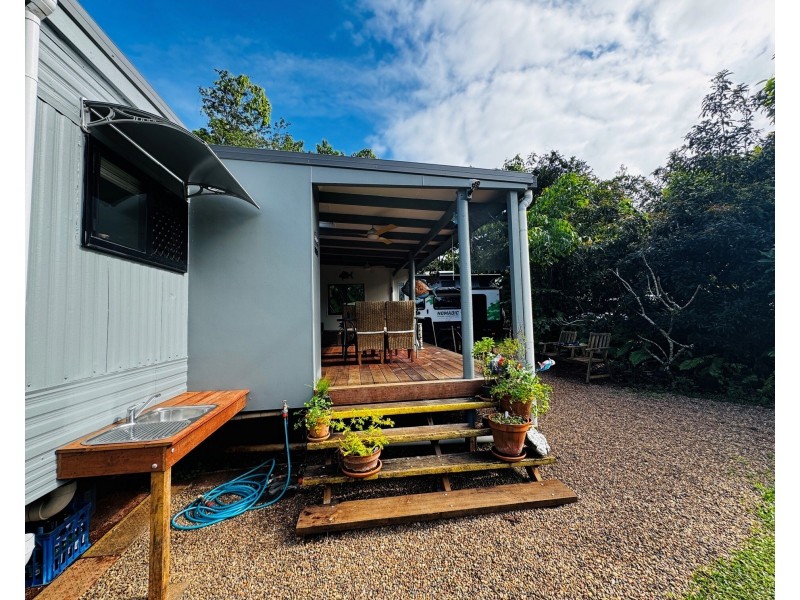 6 Hutchison Close, Mission Beach QLD 4852