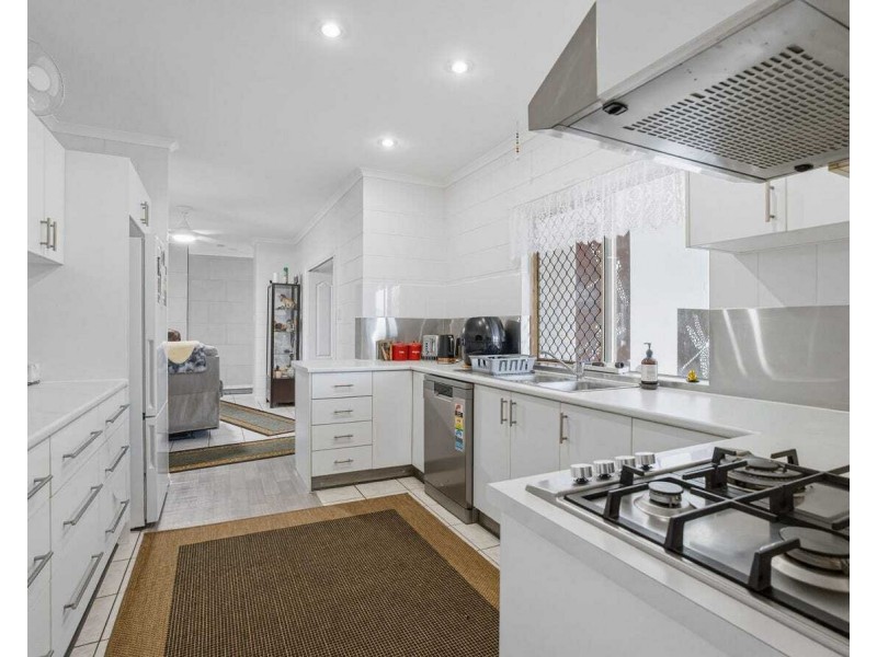 5 Jessie Lane, South Mission Beach QLD 4852