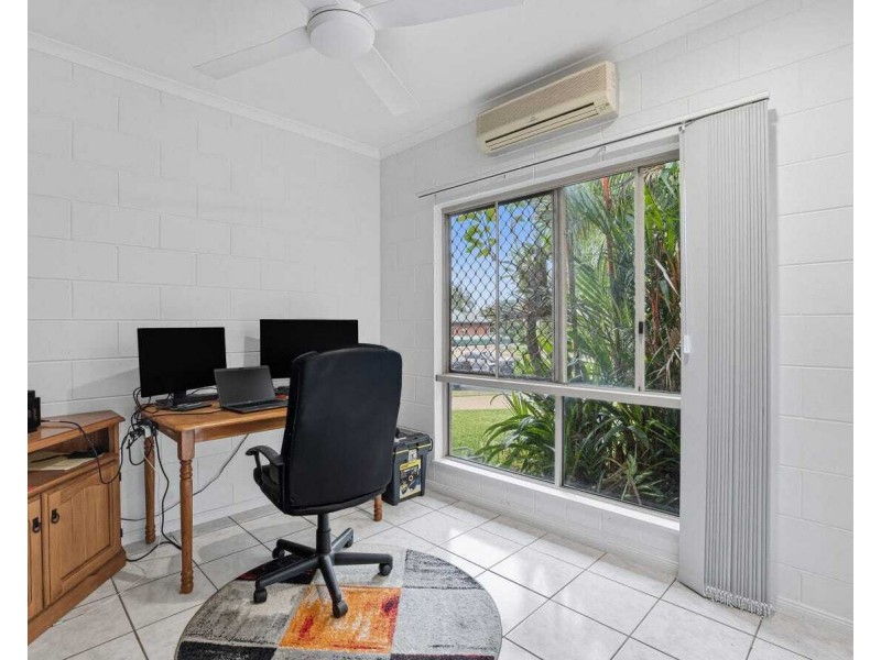 5 Jessie Lane, South Mission Beach QLD 4852