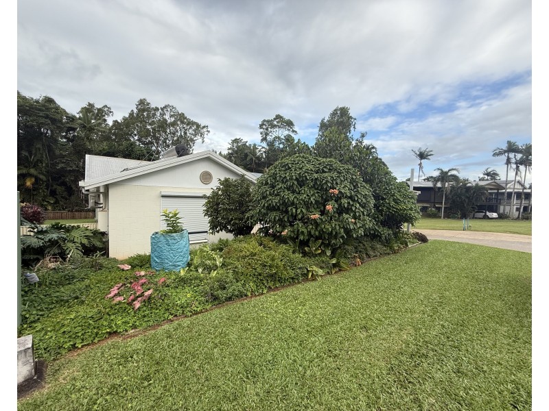 25 Kent Close, Mission Beach QLD 4852