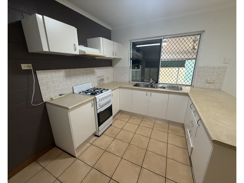 25 Kent Close, Mission Beach QLD 4852
