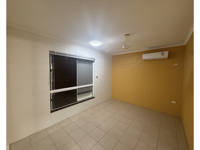 25 Kent Close, Mission Beach QLD 4852