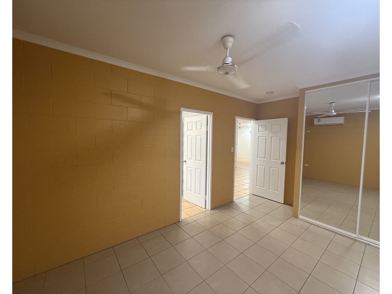 25 Kent Close, Mission Beach QLD 4852