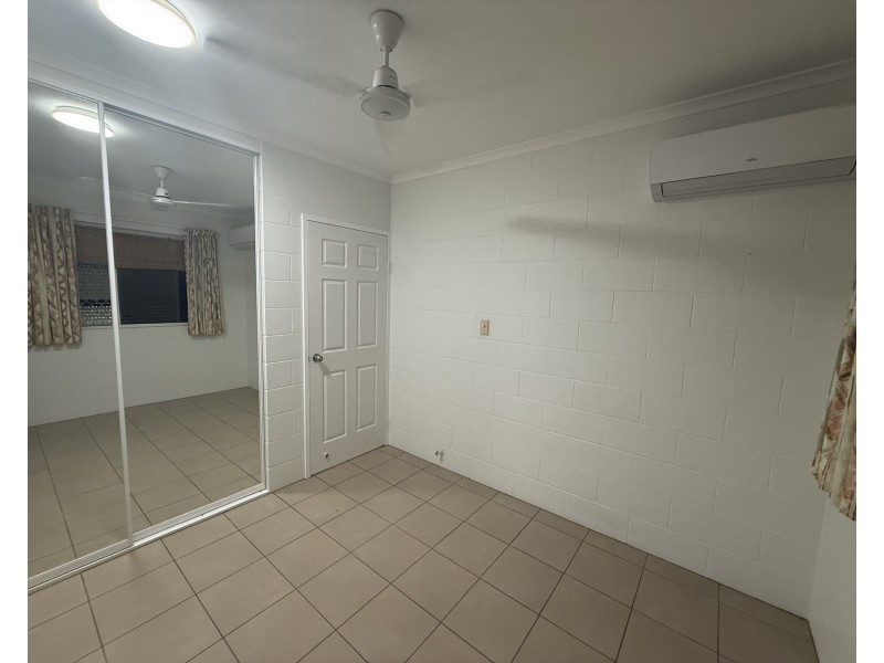25 Kent Close, Mission Beach QLD 4852