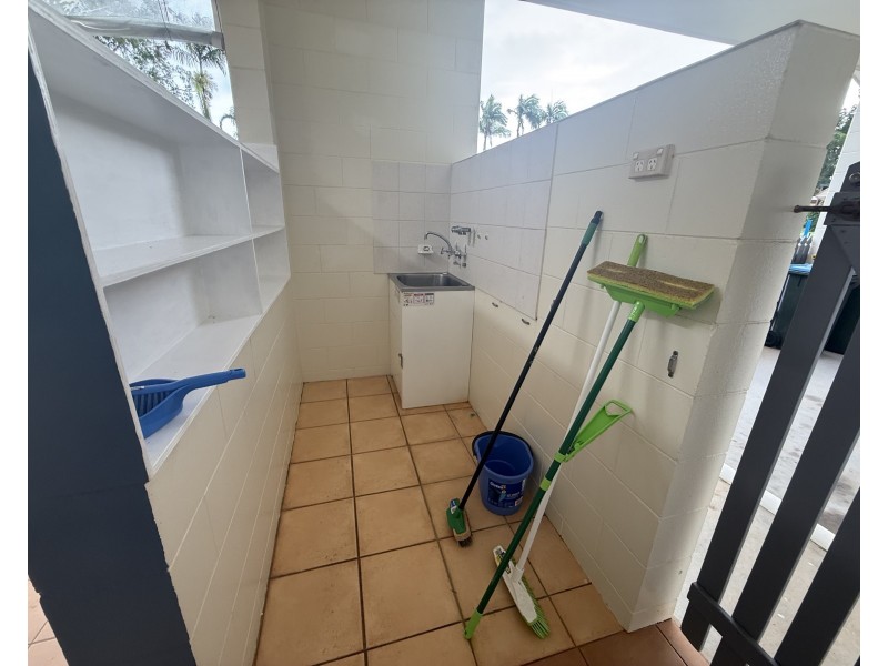 25 Kent Close, Mission Beach QLD 4852