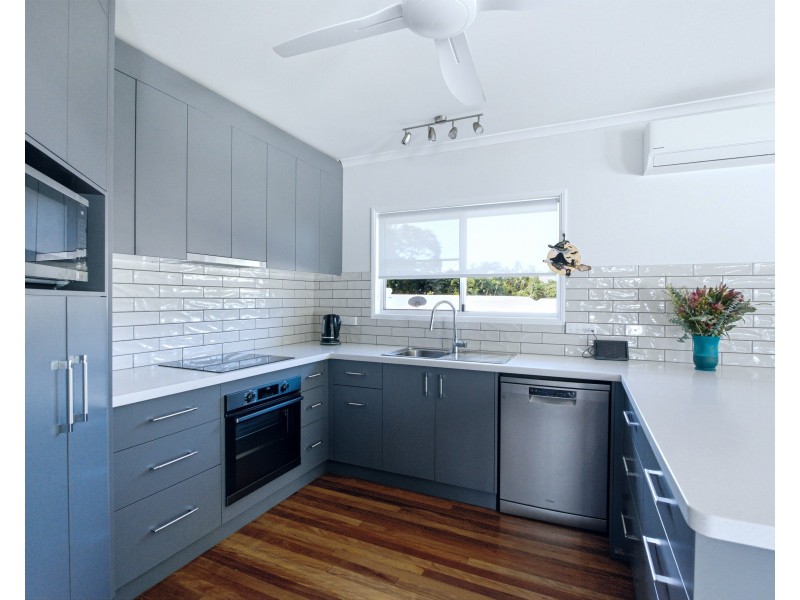 18 Buccaneer Street, South Mission Beach QLD 4852