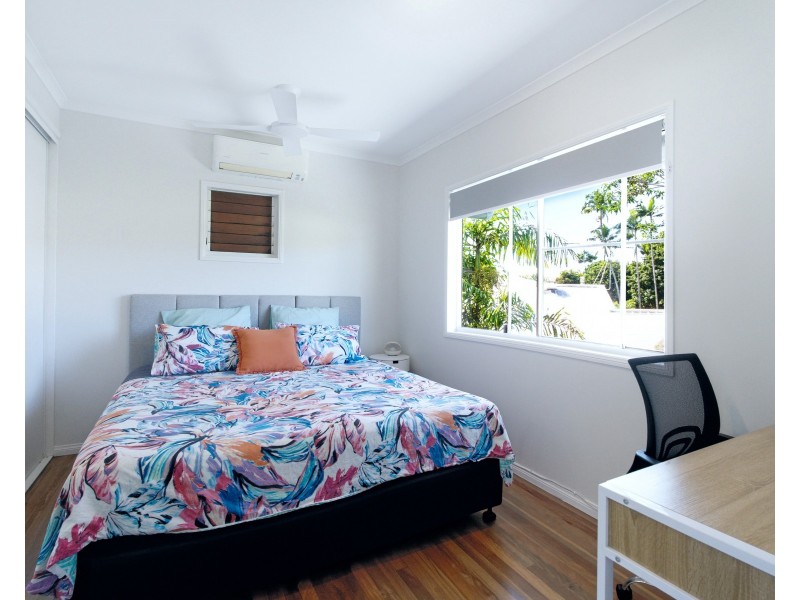 18 Buccaneer Street, South Mission Beach QLD 4852