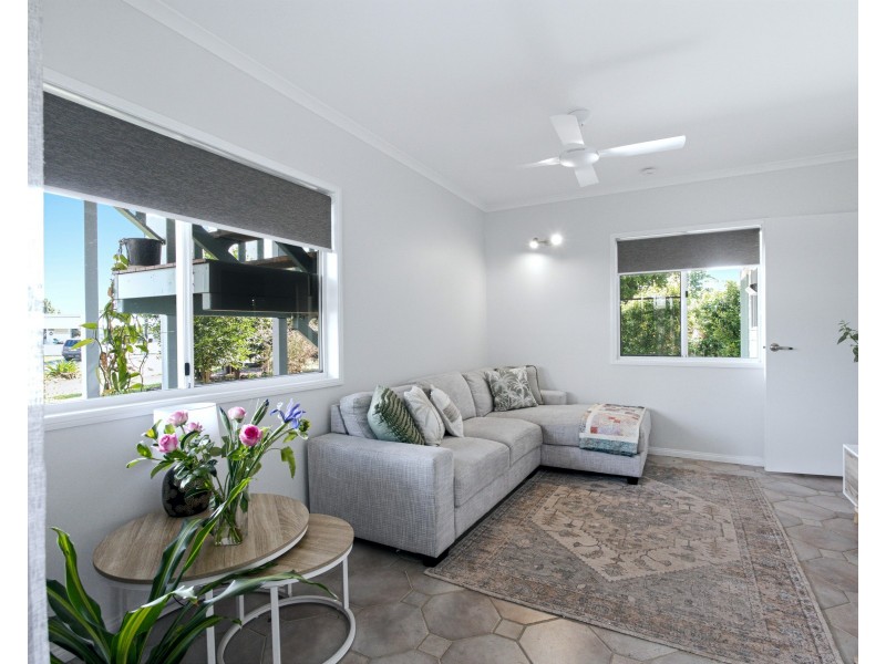 18 Buccaneer Street, South Mission Beach QLD 4852
