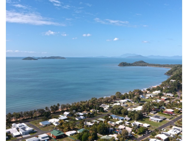 30 Wall Street, South Mission Beach QLD 4852
