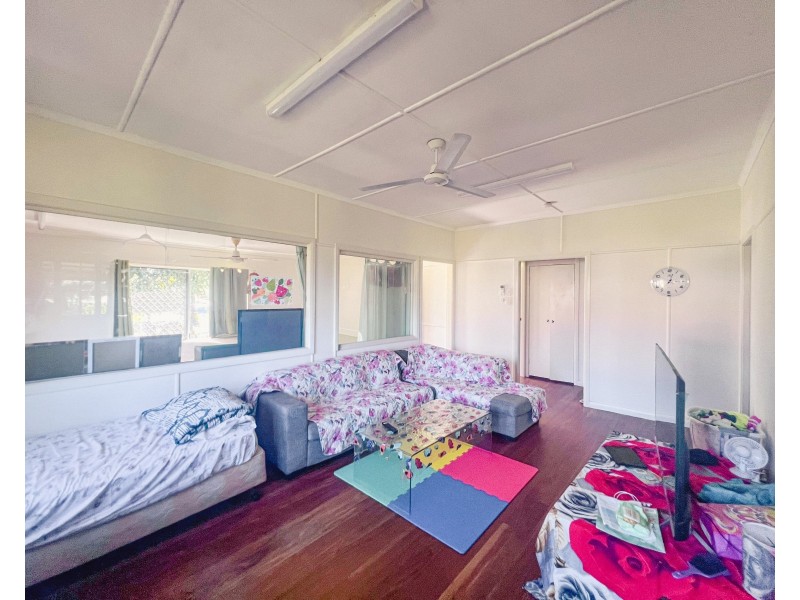 9 Mcquillen Street, Tully QLD 4854