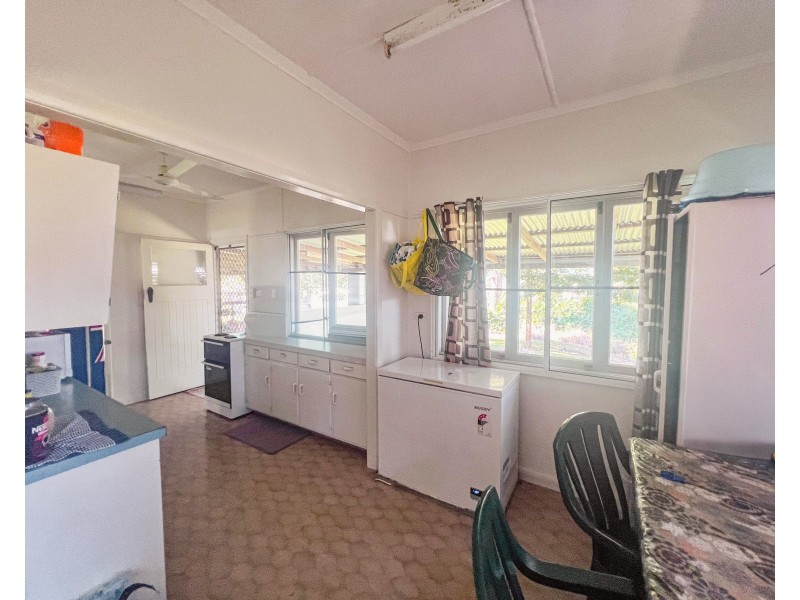 9 Mcquillen Street, Tully QLD 4854