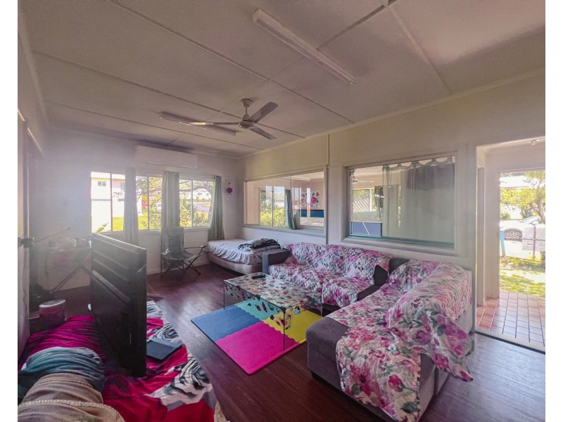 9 Mcquillen Street, Tully QLD 4854