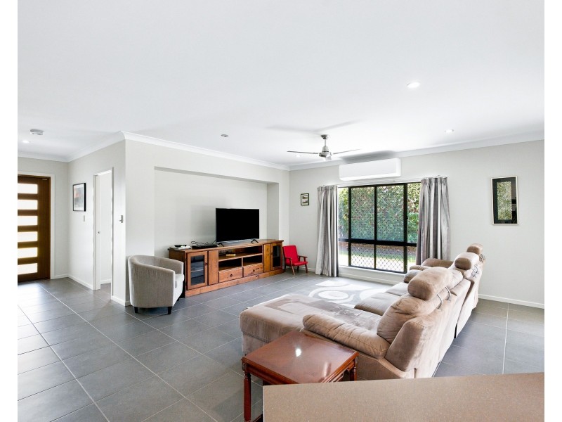 24 Clipper Court, South Mission Beach QLD 4852