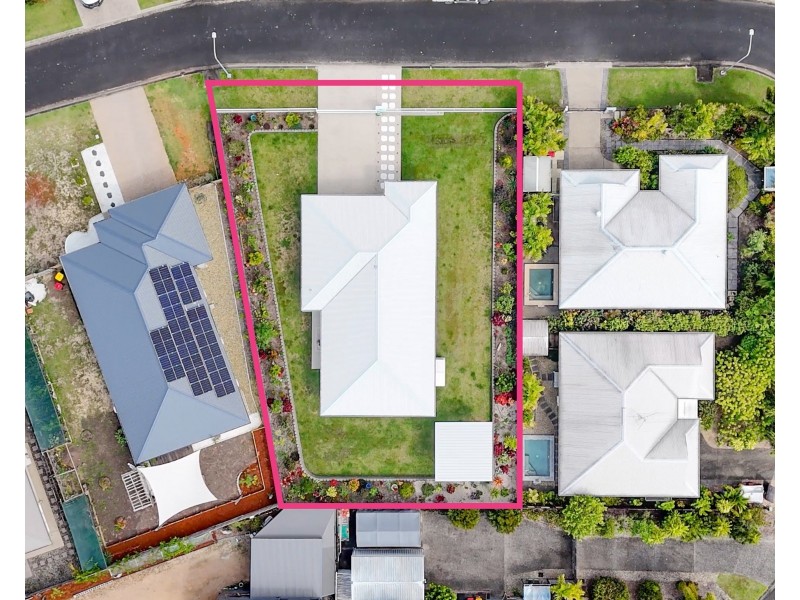 8 Shore Street, Wongaling Beach QLD 4852