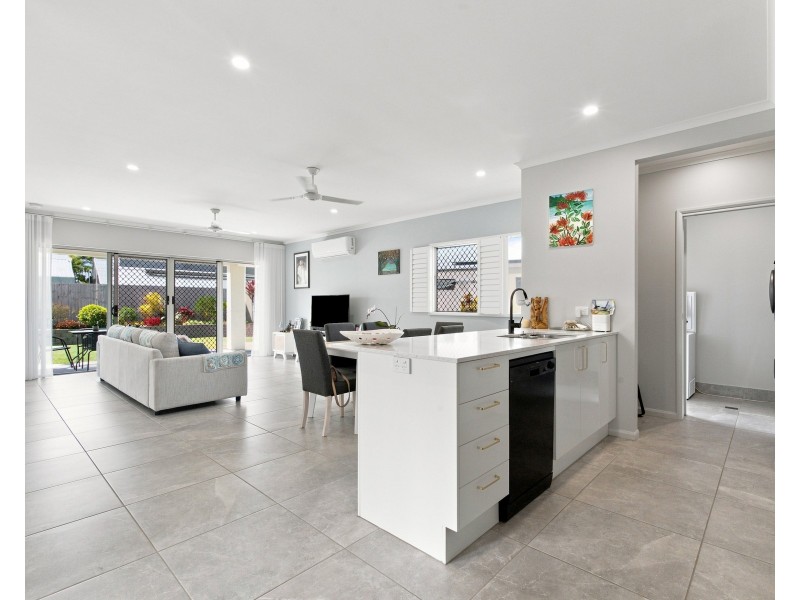 8 Shore Street, Wongaling Beach QLD 4852