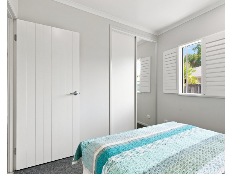 8 Shore Street, Wongaling Beach QLD 4852