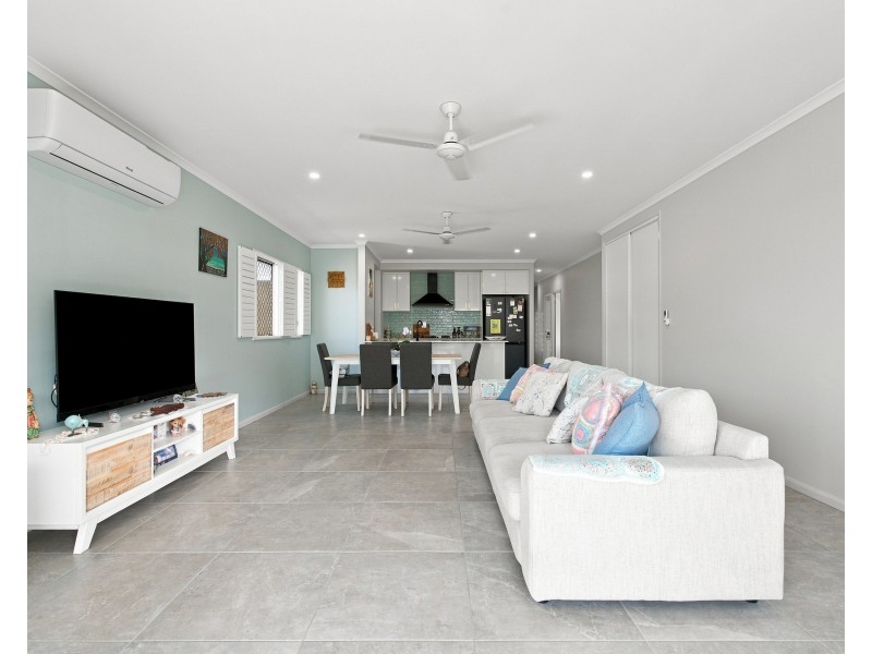 8 Shore Street, Wongaling Beach QLD 4852