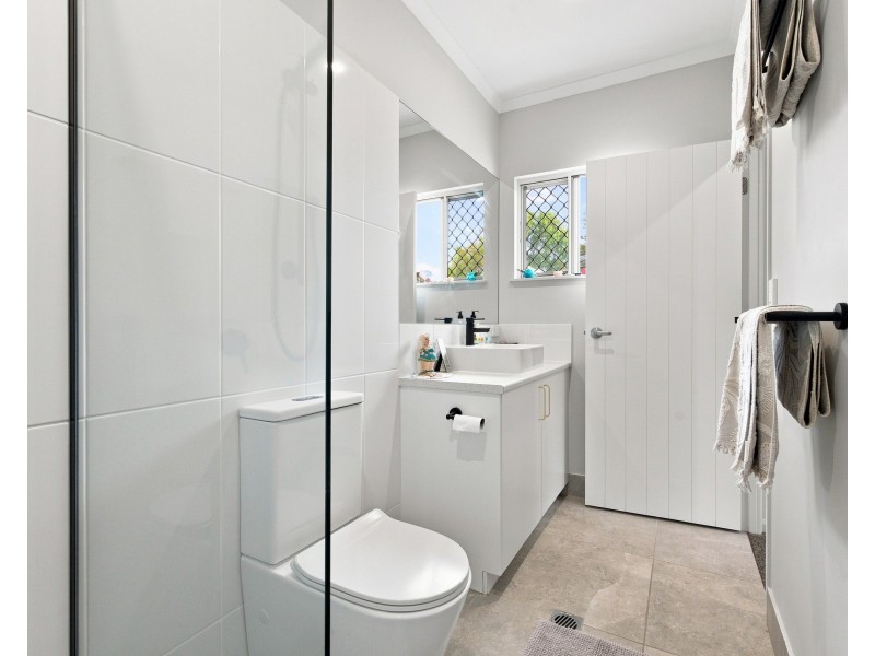 8 Shore Street, Wongaling Beach QLD 4852