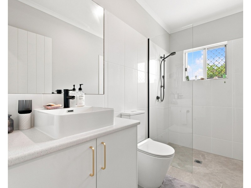 8 Shore Street, Wongaling Beach QLD 4852