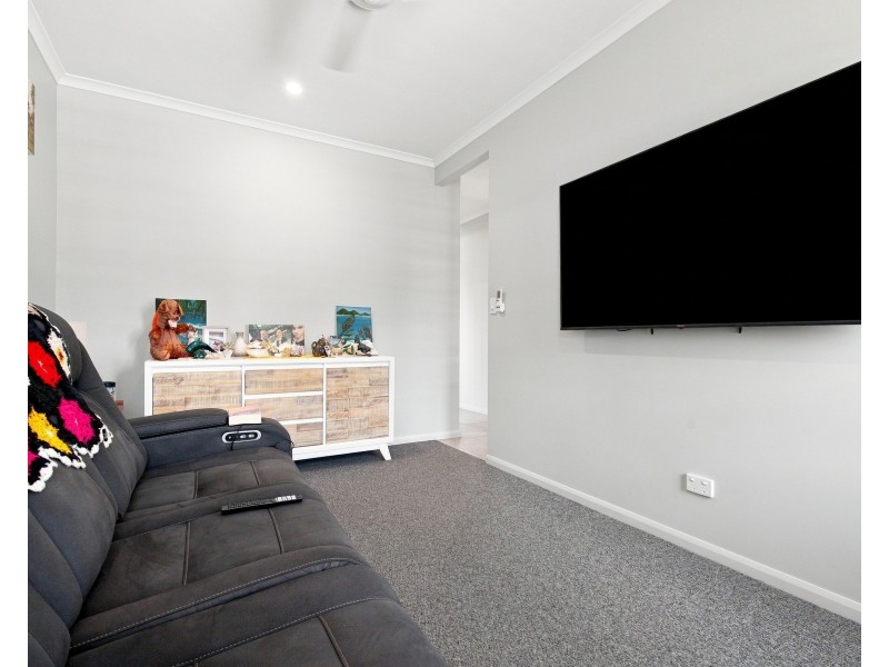 8 Shore Street, Wongaling Beach QLD 4852