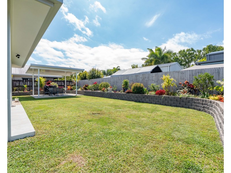 8 Shore Street, Wongaling Beach QLD 4852