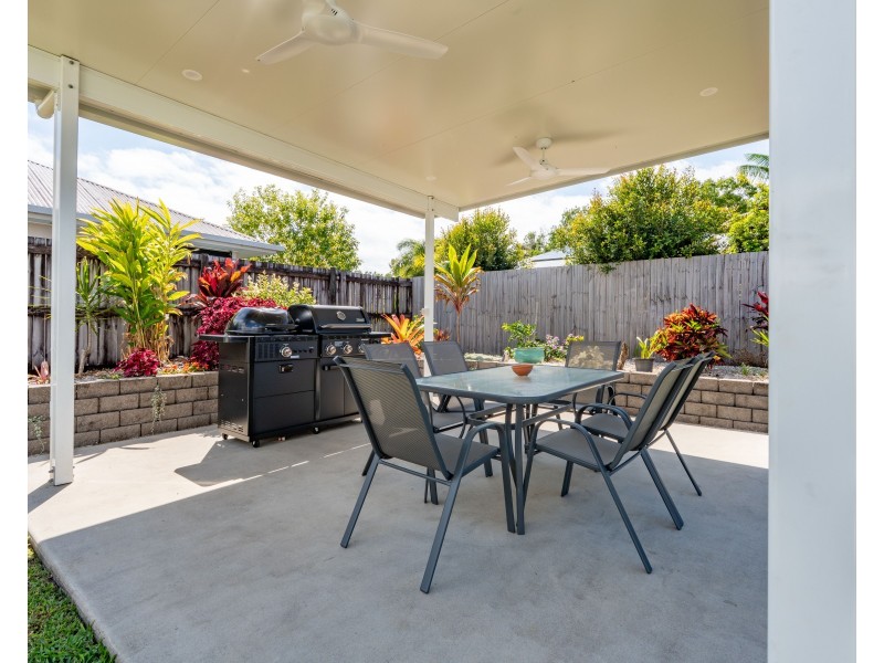 8 Shore Street, Wongaling Beach QLD 4852