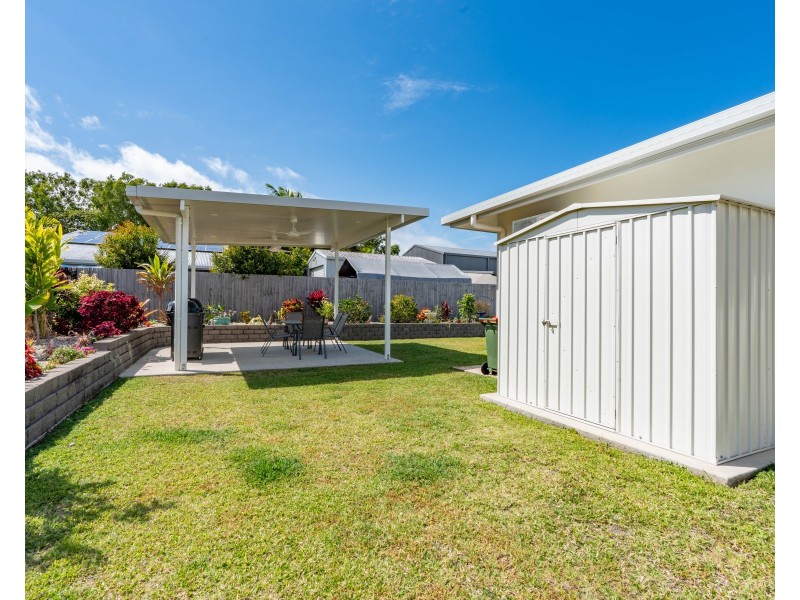 8 Shore Street, Wongaling Beach QLD 4852