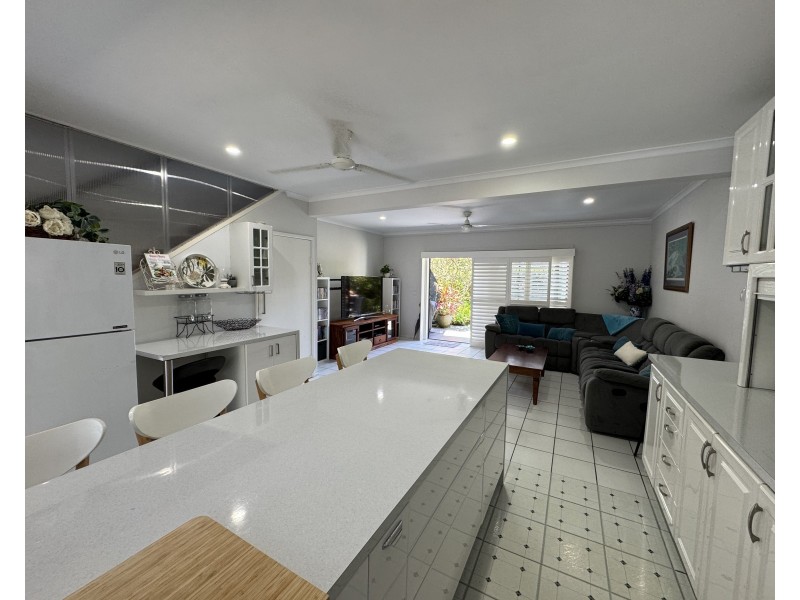 Unit 5/75 Reid Road, Wongaling Beach QLD 4852