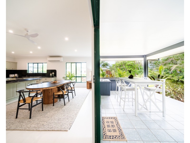 24 Pacific Parade, Mission Beach QLD 4852